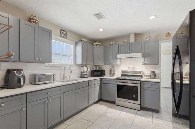 710 W Virginia Street, Houston, TX 77076