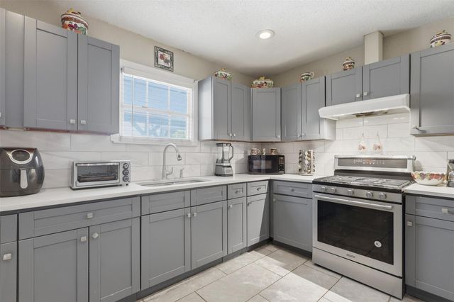 710 W Virginia Street, Houston, TX 77076