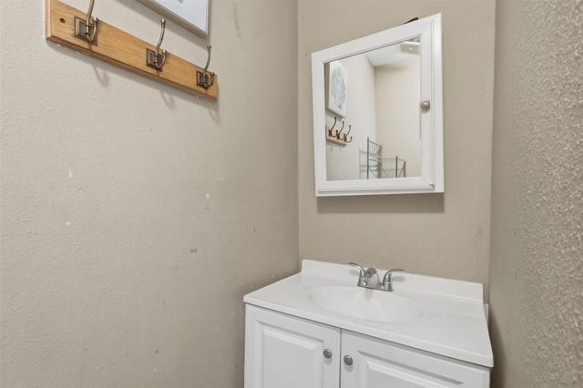 710 W Virginia Street, Houston, TX 77076