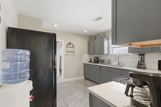 710 W Virginia Street, Houston, TX 77076
