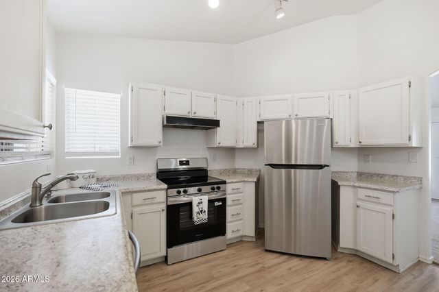 8542 W OREGON Avenue, Glendale, AZ 85305