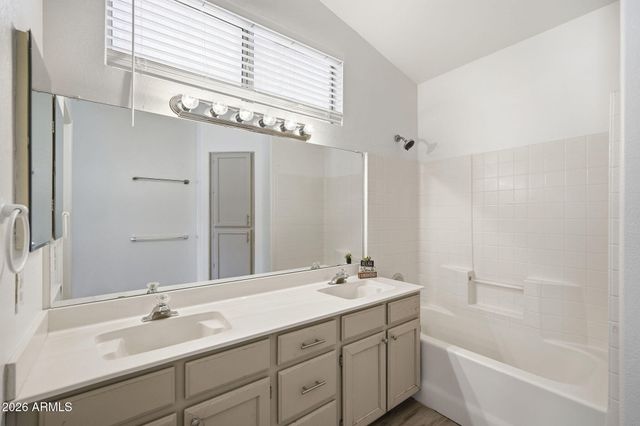 8542 W OREGON Avenue, Glendale, AZ 85305