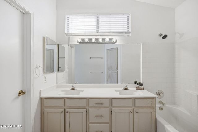 8542 W OREGON Avenue, Glendale, AZ 85305