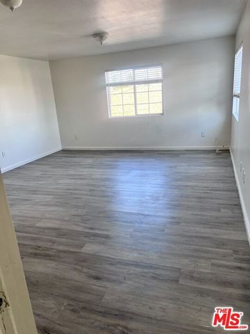 10516 S Broadway, Los Angeles, CA 90003