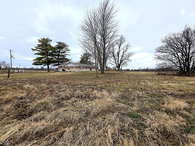 11 S 1050 W, Jamestown, IN 46147