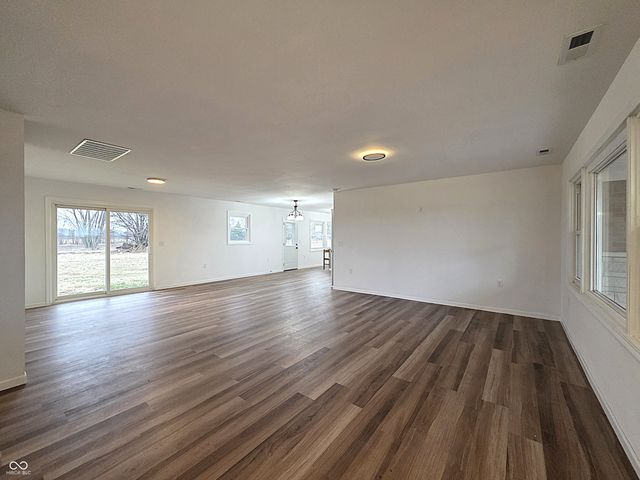 11 S 1050 W, Jamestown, IN 46147