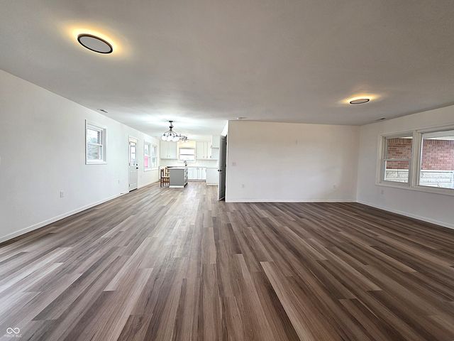 11 S 1050 W, Jamestown, IN 46147