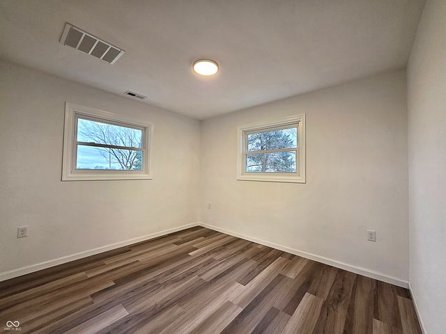 11 S 1050 W, Jamestown, IN 46147