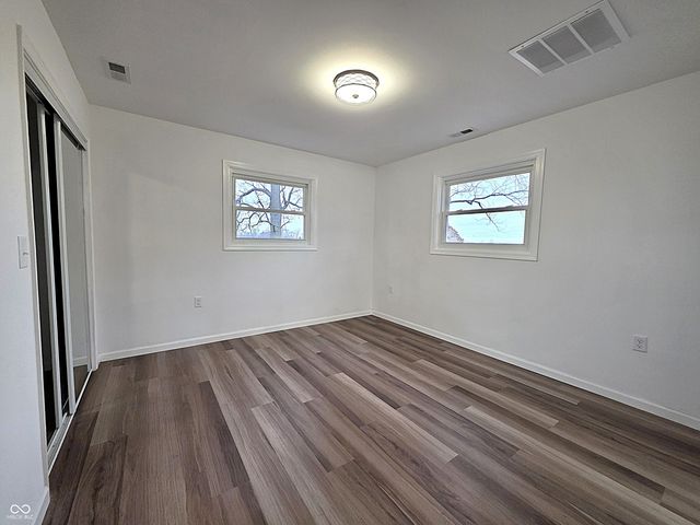 11 S 1050 W, Jamestown, IN 46147