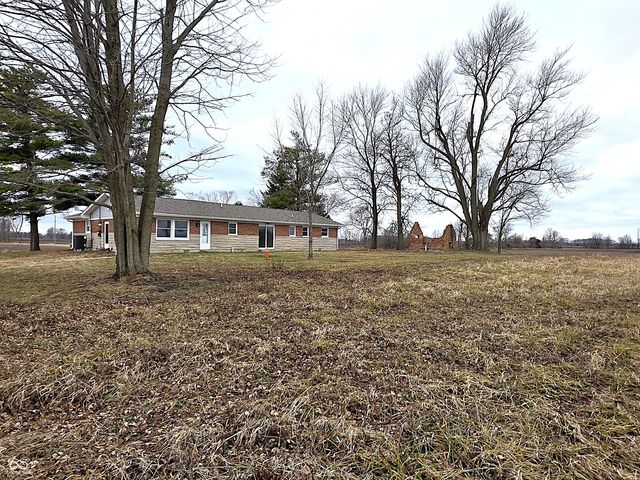 11 S 1050 W, Jamestown, IN 46147