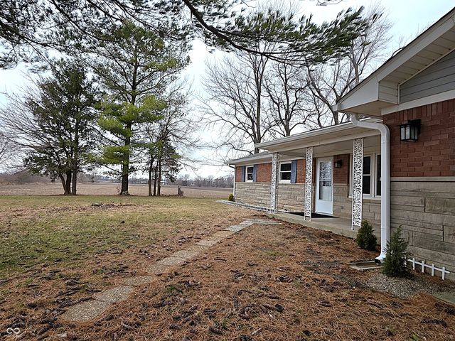 11 S 1050 W, Jamestown, IN 46147