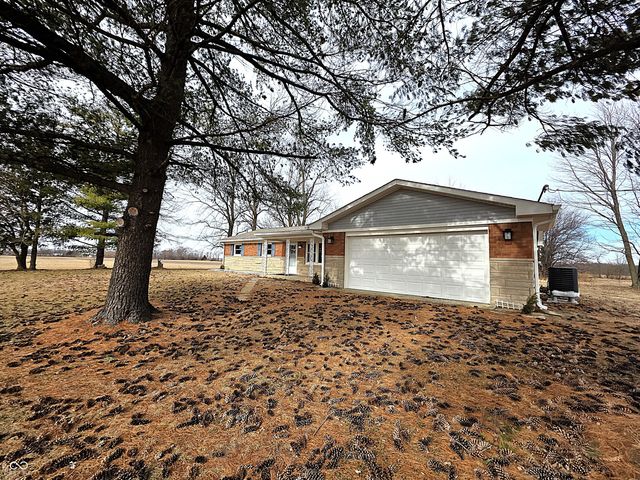 11 S 1050 W, Jamestown, IN 46147