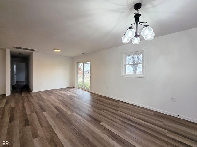 11 S 1050 W, Jamestown, IN 46147