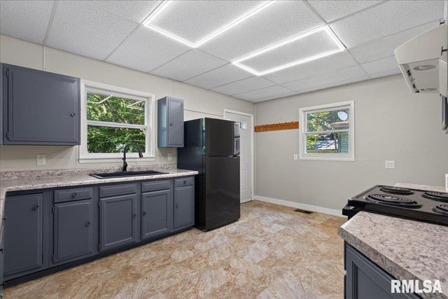 1023 Governor Street, Springfield, IL 62704