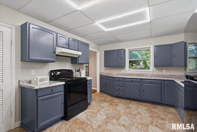 1023 Governor Street, Springfield, IL 62704