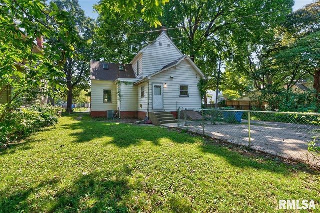 1023 Governor Street, Springfield, IL 62704