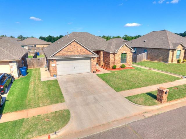 3208 Brookstone Lakes Drive, Yukon, OK 73099
