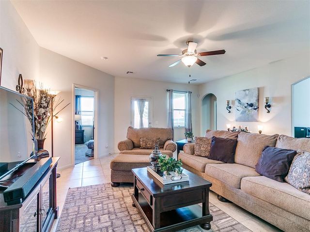 3208 Brookstone Lakes Drive, Yukon, OK 73099