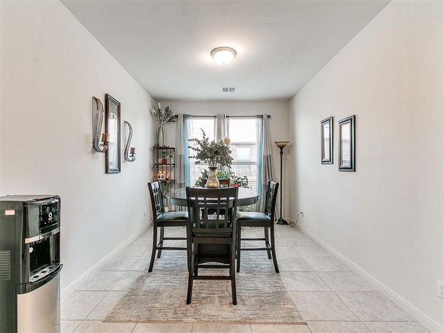 3208 Brookstone Lakes Drive, Yukon, OK 73099