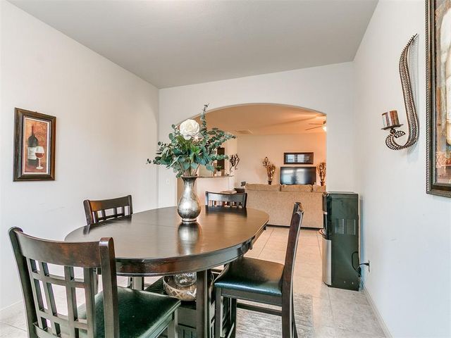 3208 Brookstone Lakes Drive, Yukon, OK 73099