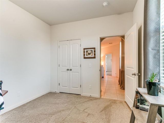 3208 Brookstone Lakes Drive, Yukon, OK 73099
