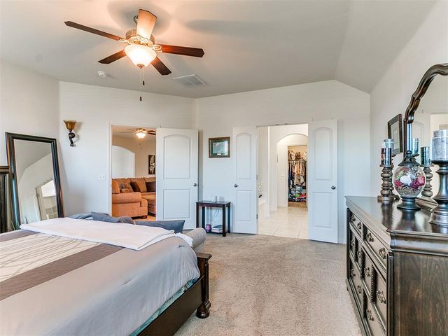 3208 Brookstone Lakes Drive, Yukon, OK 73099