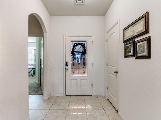 3208 Brookstone Lakes Drive, Yukon, OK 73099