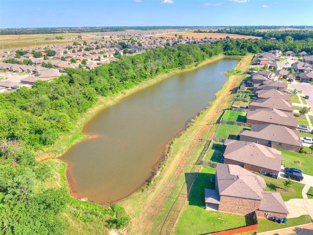 3208 Brookstone Lakes Drive, Yukon, OK 73099