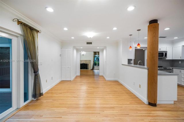 648 Sevilla Ave, Coral Gables, FL 33134