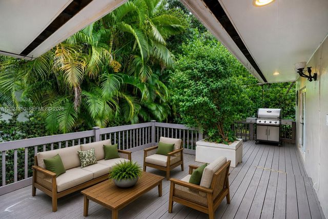 648 Sevilla Ave, Coral Gables, FL 33134