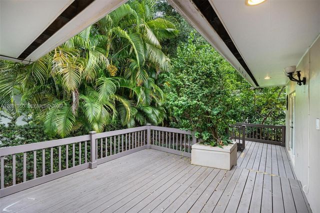 648 Sevilla Ave, Coral Gables, FL 33134