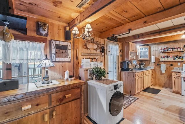 W8120 Eagle Court, Oxford, WI 53952