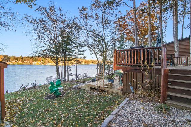 W8120 Eagle Court, Oxford, WI 53952