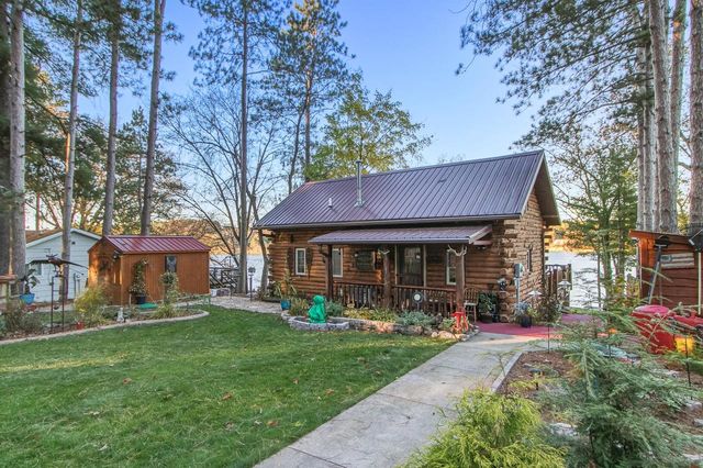 W8120 Eagle Court, Oxford, WI 53952