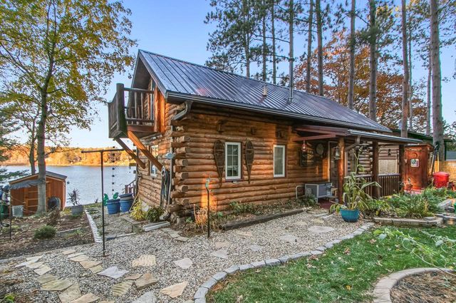 W8120 Eagle Court, Oxford, WI 53952