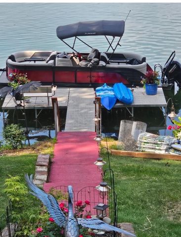 W8120 Eagle Court, Oxford, WI 53952