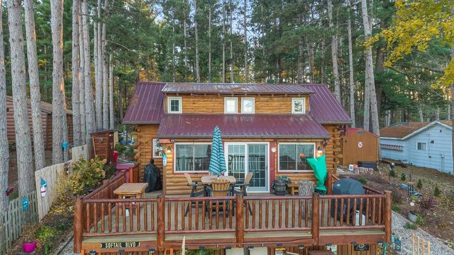 W8120 Eagle Court, Oxford, WI 53952