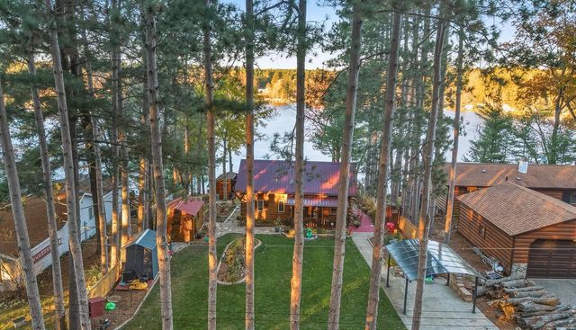 W8120 Eagle Court, Oxford, WI 53952