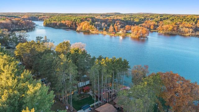 W8120 Eagle Court, Oxford, WI 53952