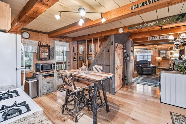 W8120 Eagle Court, Oxford, WI 53952