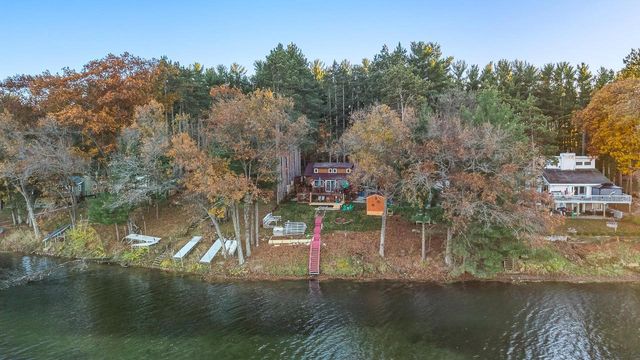 W8120 Eagle Court, Oxford, WI 53952