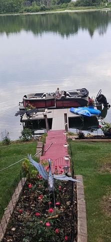 W8120 Eagle Court, Oxford, WI 53952