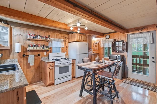 W8120 Eagle Court, Oxford, WI 53952