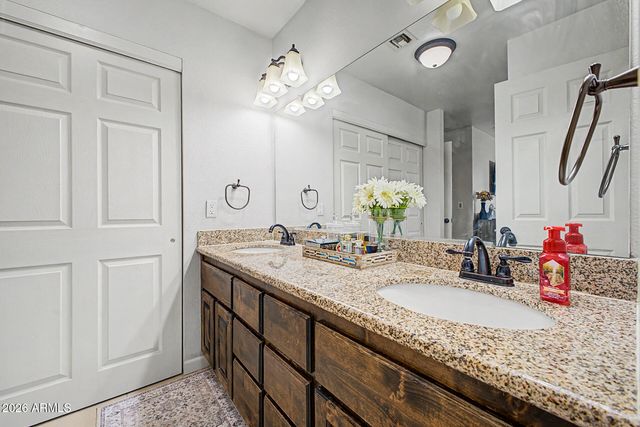 1717 E GREENWAY Circle, Phoenix, AZ 85042