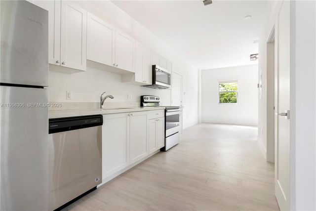 628 Santander Ave 8, Coral Gables, FL 33134