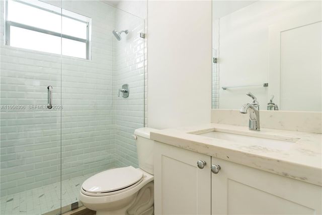 628 Santander Ave 8, Coral Gables, FL 33134