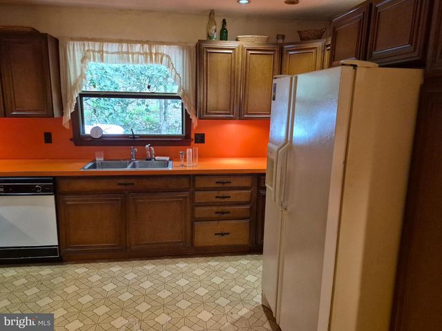 1941 SAWMILL RD, Spring City, PA 19475