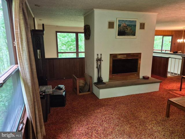 1941 SAWMILL RD, Spring City, PA 19475