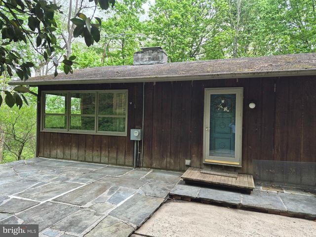 1941 SAWMILL RD, Spring City, PA 19475