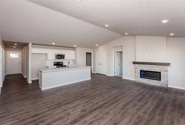 575 NW Compass Avenue, Waukee, IA 50263